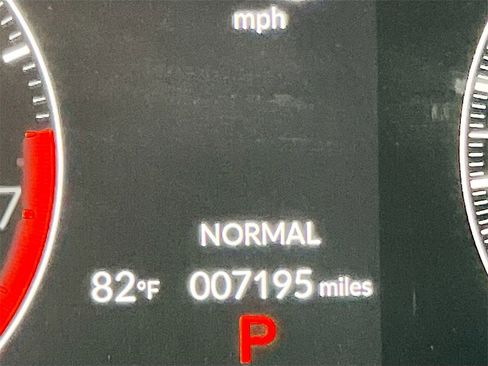 Used 2025 Honda Pilot EX-L image 12