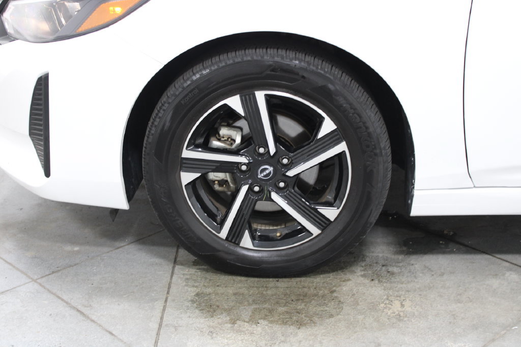 Used 2025 Nissan Sentra SV FWD image 17