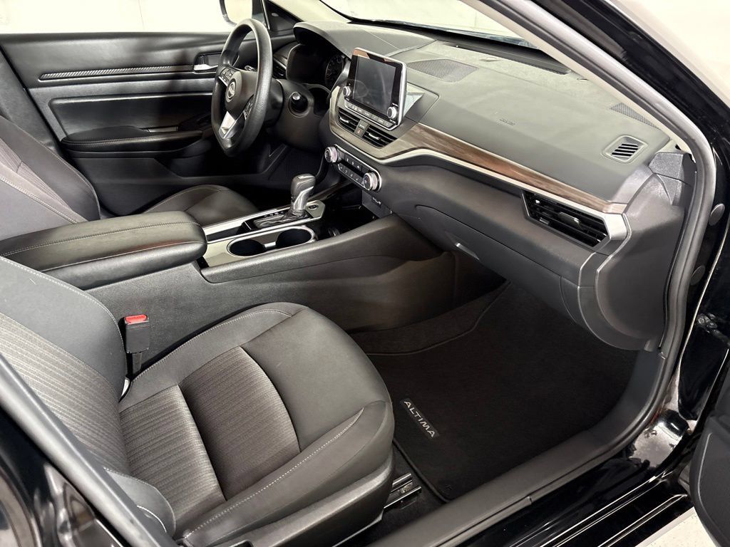 Used 2024 Nissan Altima 2.5 SV FWD image 20