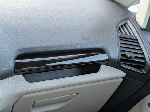 Used 2021 Ford EcoSport Titanium image 16