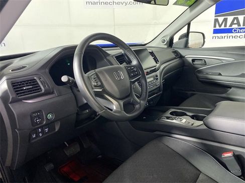Used 2025 Honda Ridgeline Sport image 15