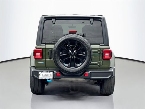 Used 2022 Jeep Wrangler Unlimited Sahara image 8
