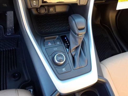 New 2025 Toyota RAV4 XLE image 16