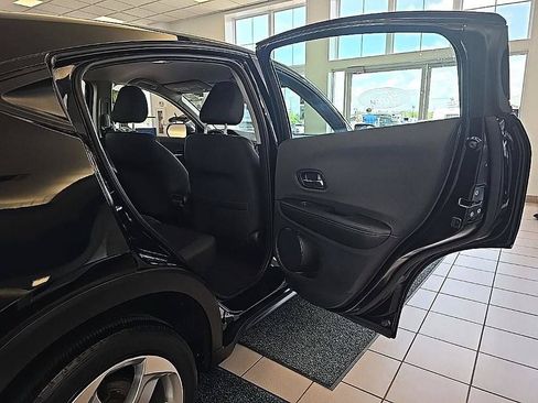 Used 2021 Honda HR-V LX image 31