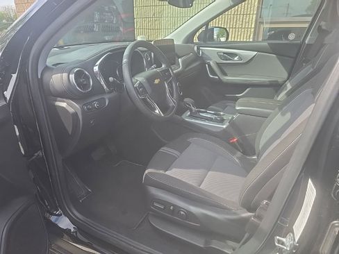 Used 2025 Chevrolet Blazer LT AWD/4WD image 8