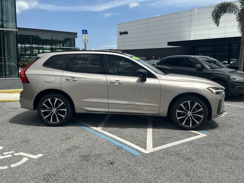 Used 2024 Volvo XC60 B5 Plus w/ Protection Package Premier AWD/4WD image 6