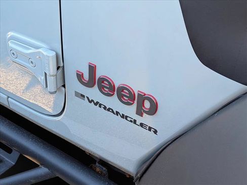 Used 2023 Jeep Wrangler Unlimited Rubicon w/ Xtreme 35 Tire Package AWD/4WD image 13