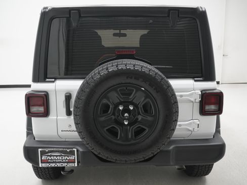 Used 2024 Jeep Wrangler Unlimited Sport AWD/4WD image 5