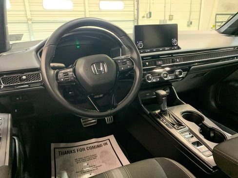 Used 2025 Honda Civic Sport image 4