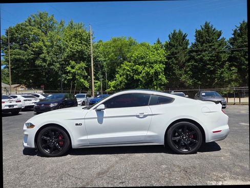 Used 2019 Ford Mustang GT w/ Black Accent Package RWD image 6