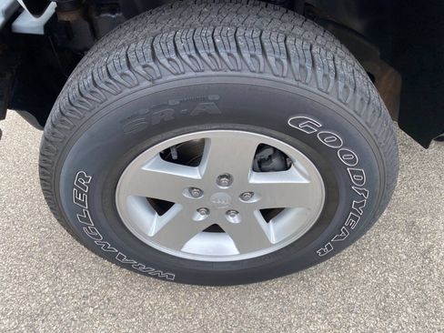 Used 2012 Jeep Wrangler Sport AWD/4WD image 12