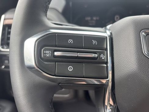 Used 2025 GMC Yukon XL Denali AWD/4WD image 31