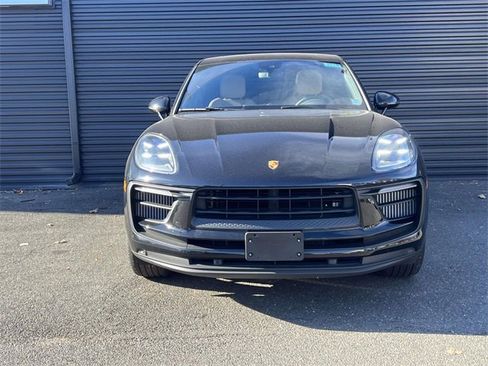 Certified 2022 Porsche Macan S image 7