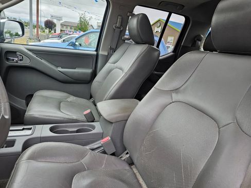 Used 2010 Nissan Frontier LE w/ LE Value Truck Pkg AWD/4WD image 26