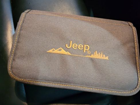 Used 2018 Jeep Grand Cherokee Limited image 61