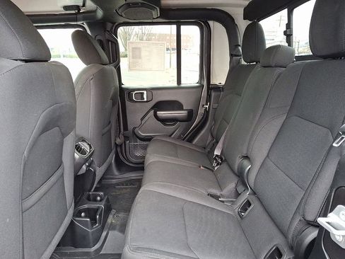 Used 2021 Jeep Gladiator Willys image 13