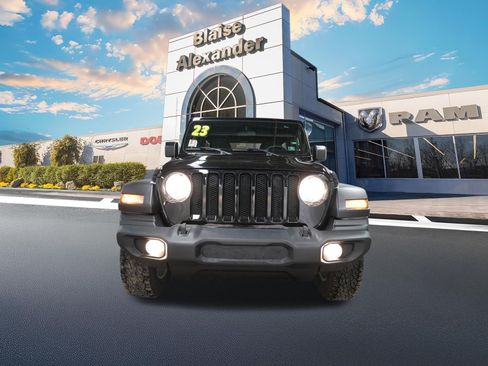 Used 2023 Jeep Wrangler Sport S image 10