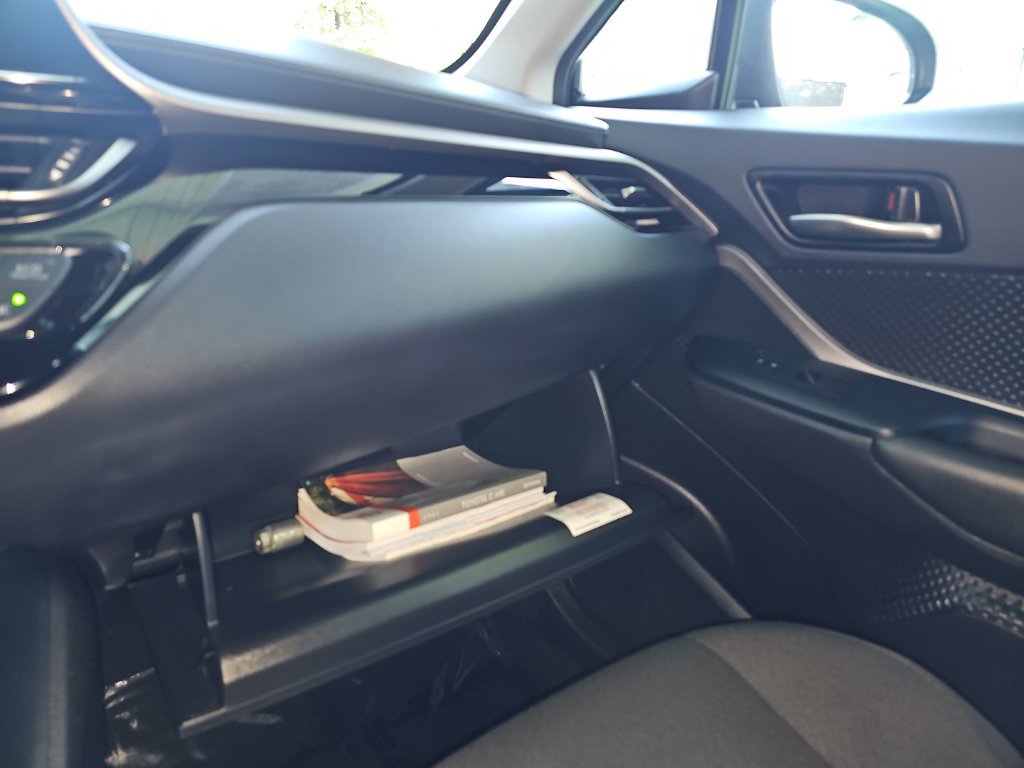 Used 2021 Toyota C-HR LE FWD image 27