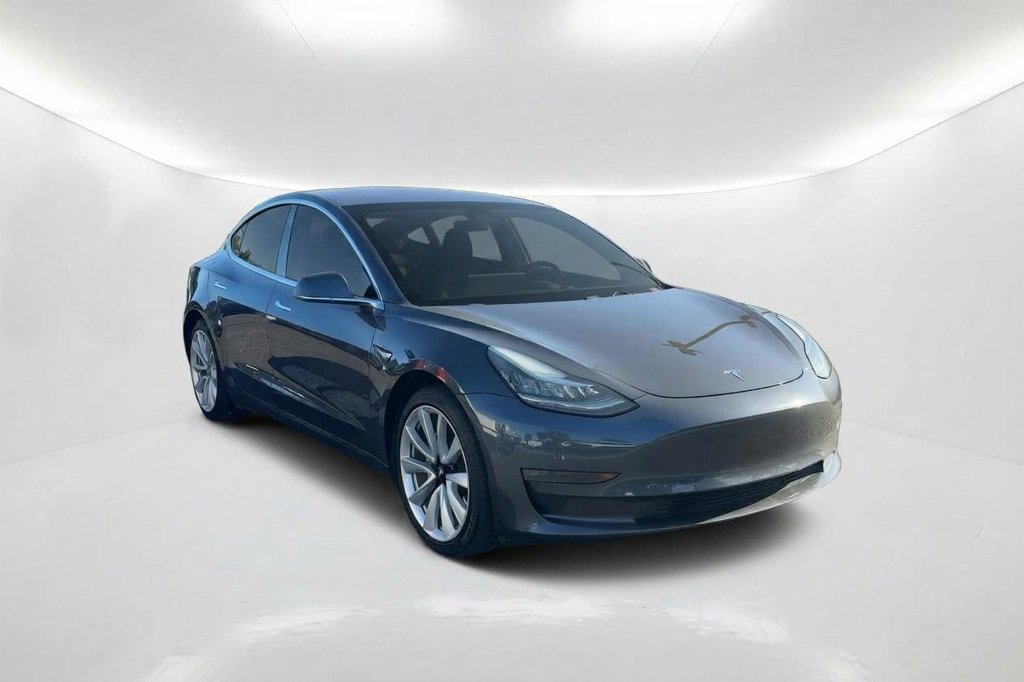 Used 2018 Tesla Model 3 Long Range RWD image 3