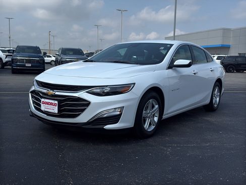 Used 2024 Chevrolet Malibu LS FWD image 2