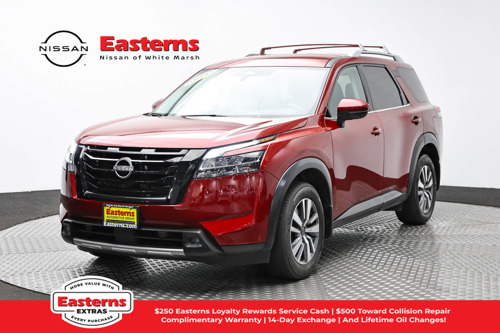 Used 2023 Nissan Pathfinder SL w/ Lighting Package (N92) AWD/4WD image 1