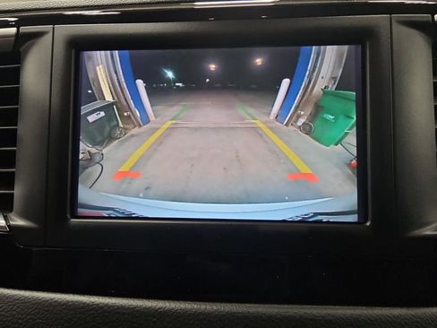 Used 2023 Chrysler Voyager LX image 23