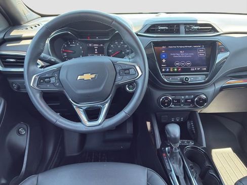 Used 2023 Chevrolet TrailBlazer ACTIV w/ Sun and Liftgate Package FWD image 15