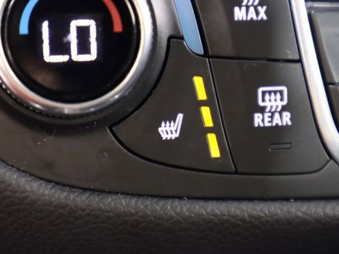 Used 2022 Chevrolet Equinox LT image 22