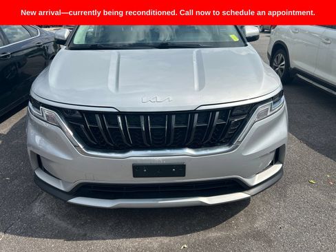 Used 2022 Kia Carnival LX FWD image 1