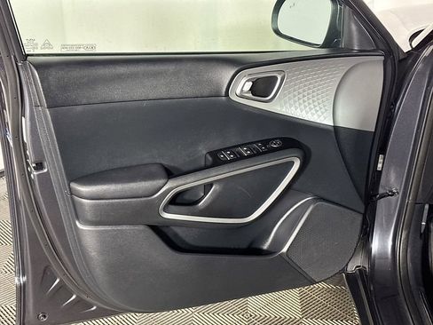 Used 2022 Kia Soul LX w/ Technology Package FWD image 10