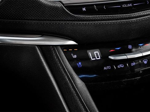 Used 2017 Cadillac XT5 Premium Luxury w/ Driver Assist Package image 22