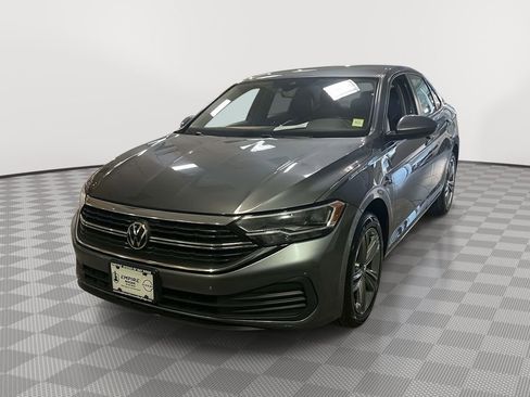 Used 2023 Volkswagen Jetta SE image 7