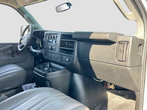 Used 2017 GMC Savana 2500 image 23