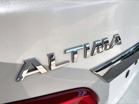 Used 2017 Nissan Altima 2.5 SV w/ Convenience Package FWD image 30