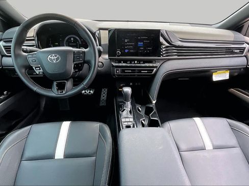 Used 2025 Toyota Camry SE FWD image 14