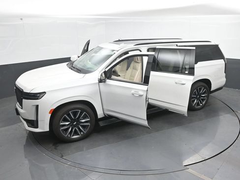 Used 2024 Cadillac Escalade ESV Sport Platinum AWD/4WD image 52