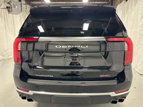 Used 2025 GMC Yukon XL Denali w/ Sun & Power Step Package image 6
