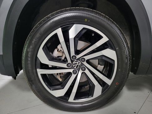 Used 2021 Volkswagen Atlas SEL Premium image 12