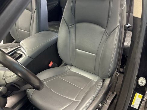 Used 2020 Buick Enclave Essence w/ Sound and Sites Package AWD/4WD image 8