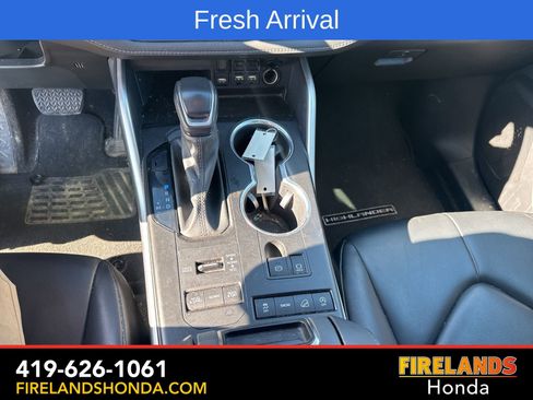 Used 2021 Toyota Highlander XLE image 26