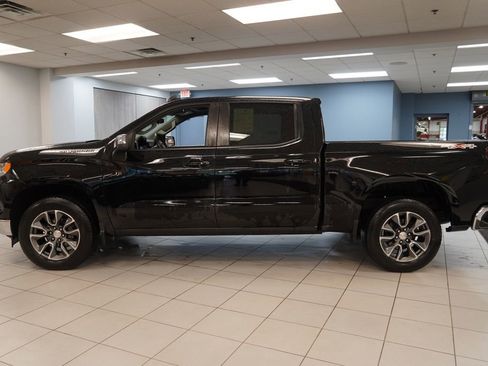 Used 2023 Chevrolet Silverado 1500 LT AWD/4WD image 2