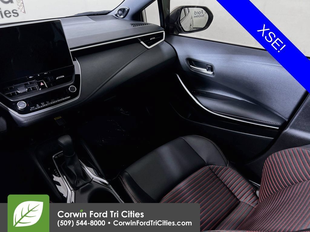 Used 2025 Toyota Corolla XSE FWD image 28
