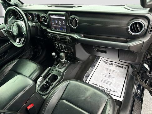 Used 2018 Jeep Wrangler Unlimited Sahara AWD/4WD image 30