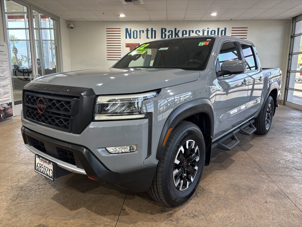 Used 2022 Nissan Frontier Pro-X RWD image 6