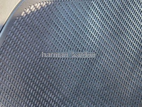 Used 2023 Volvo XC60 T8 Ultimate w/ Climate Package image 27