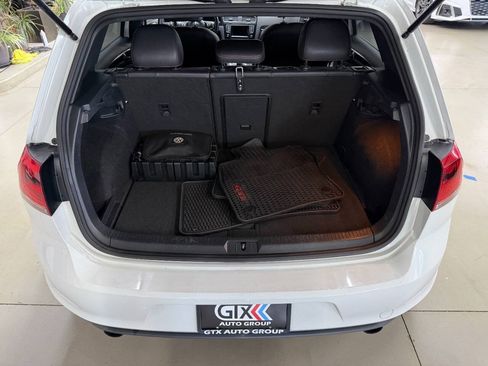 Used 2015 Volkswagen Golf 4-Door FWD image 10
