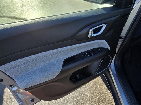 Used 2022 Jeep Compass Latitude w/ Convenience Group image 21