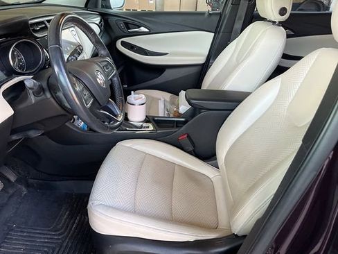 Used 2020 Buick Encore GX Essence image 10