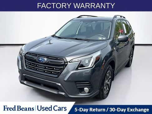 Used 2023 Subaru Forester Premium image 3