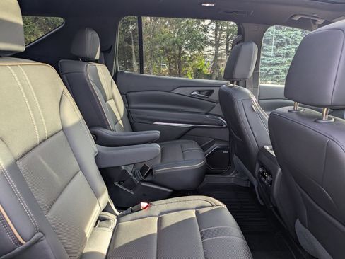 Certified 2025 Chevrolet Traverse High Country w/ LPO, Floor Liner Package AWD/4WD image 20